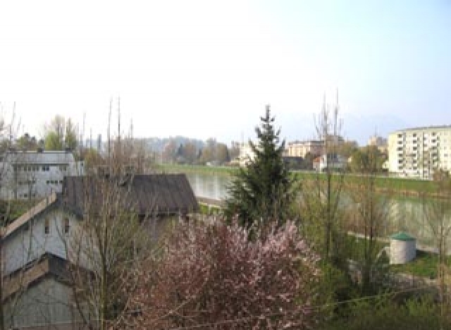LIVING ON MAYBURG QUAYSIDE