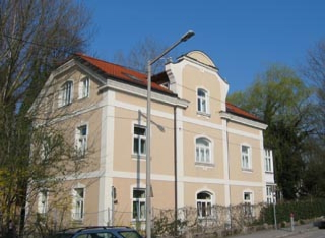 LIFESTYLE PLEASURE IN OLD TOWN HOUSE