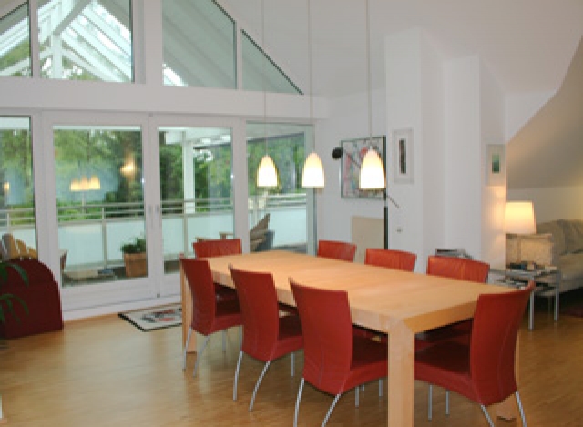 Luxurious Living in Airy Atelier